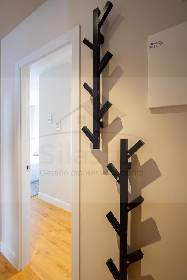 Jovial Estacion By Silastur Ribadesella Luaran gambar