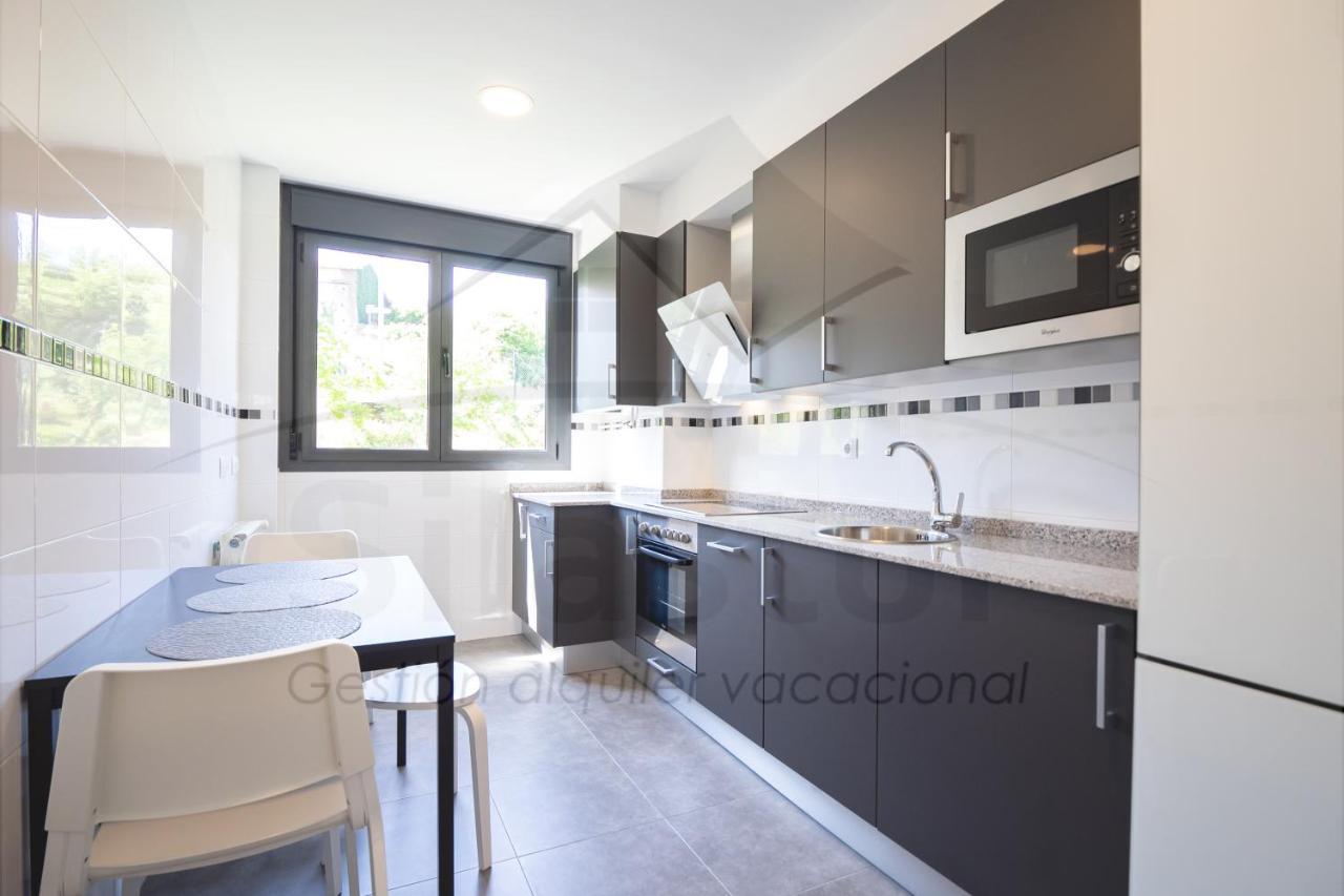 Jovial Estacion By Silastur Ribadesella Luaran gambar